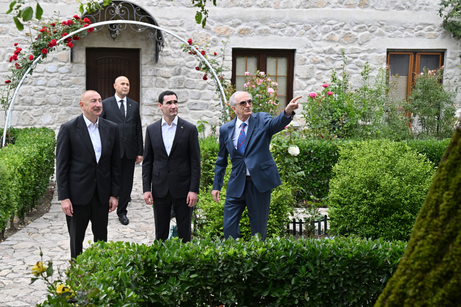 Azərbaycan Prezidenti İlham Əliyev və Türkmənistan Prezidenti Sərdar Berdiməhəmmədov Şuşada Bülbülün ev-muzeyində olublar (FOTO)