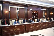 Milli Məclisin İnsan hüquqları komitəsinin növbəti iclası keçirilib (FOTO)