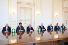 Prezident İlham Əliyev Türkiyə Böyük Millət Məclisi sədrinin rəhbərlik etdiyi nümayəndə heyətini qəbul edib (FOTO/VİDEO)