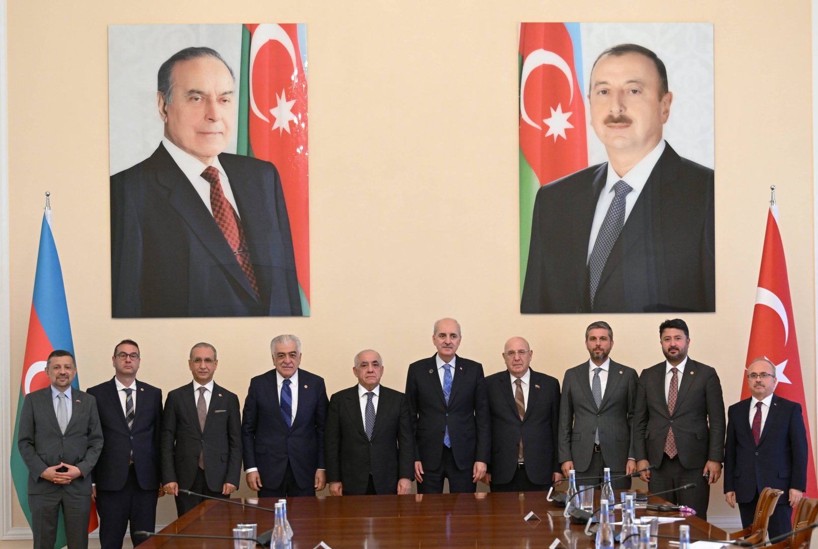 Baş nazir TBMM sədri Numan Kurtulmuş ilə görüşüb (FOTO)