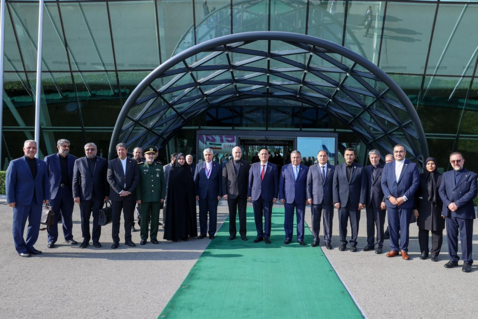 İran İslam Şurası Məclisinin sədri Azərbaycana səfərə gəlib (FOTO)
