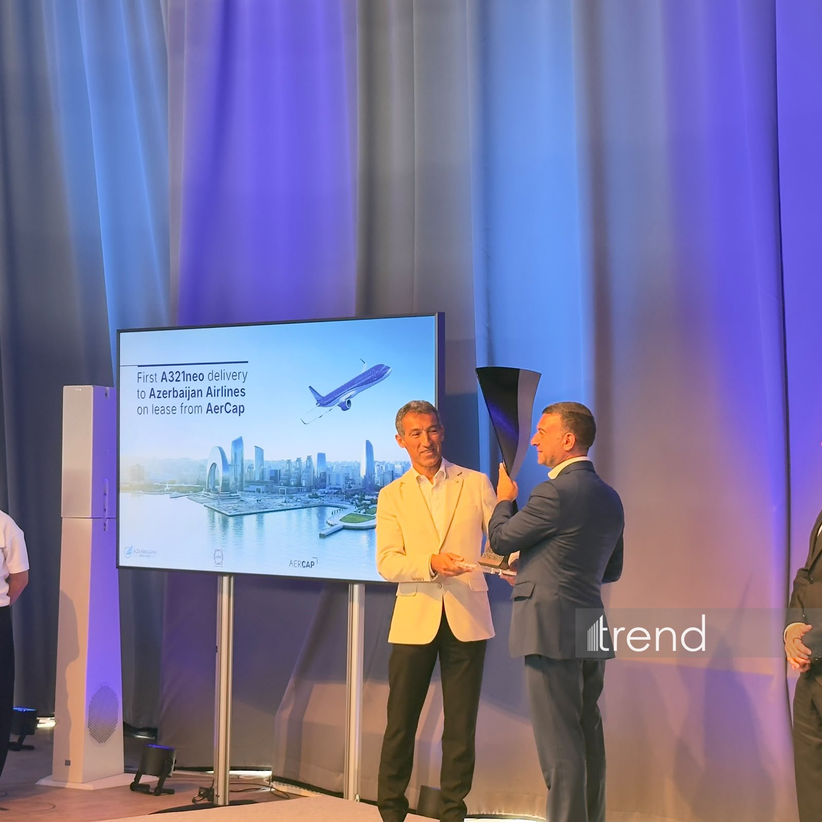 Hamburqda AZAL-a məxsus ilk Airbus A321neo təyyarəsinin təhvil verilməsi mərasimi keçirilib (FOTO)