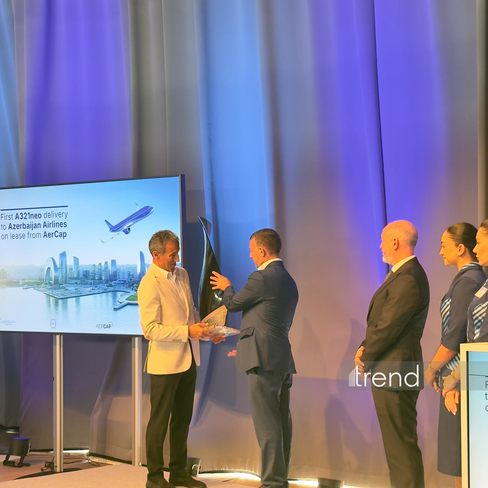 Hamburqda AZAL-a məxsus ilk Airbus A321neo təyyarəsinin təhvil verilməsi mərasimi keçirilib (FOTO)