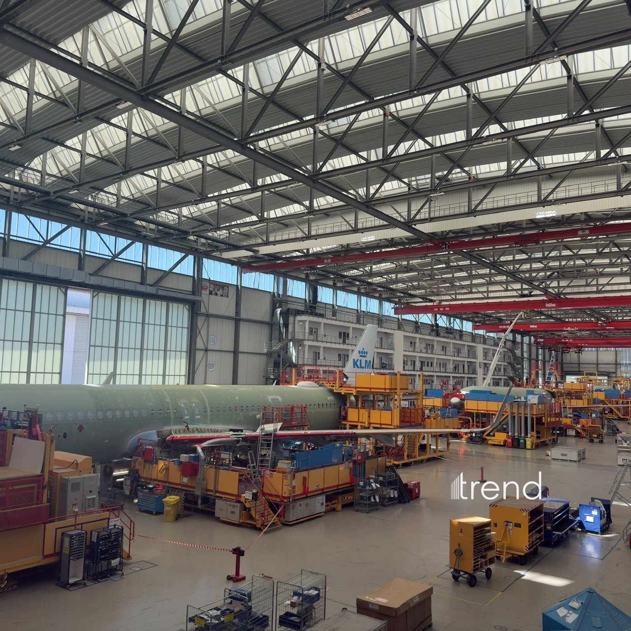 Azərbaycanlı jurnalistlər Hamburqda "Airbus"un istehsal gücləri ilə tanış olublar (FOTO)