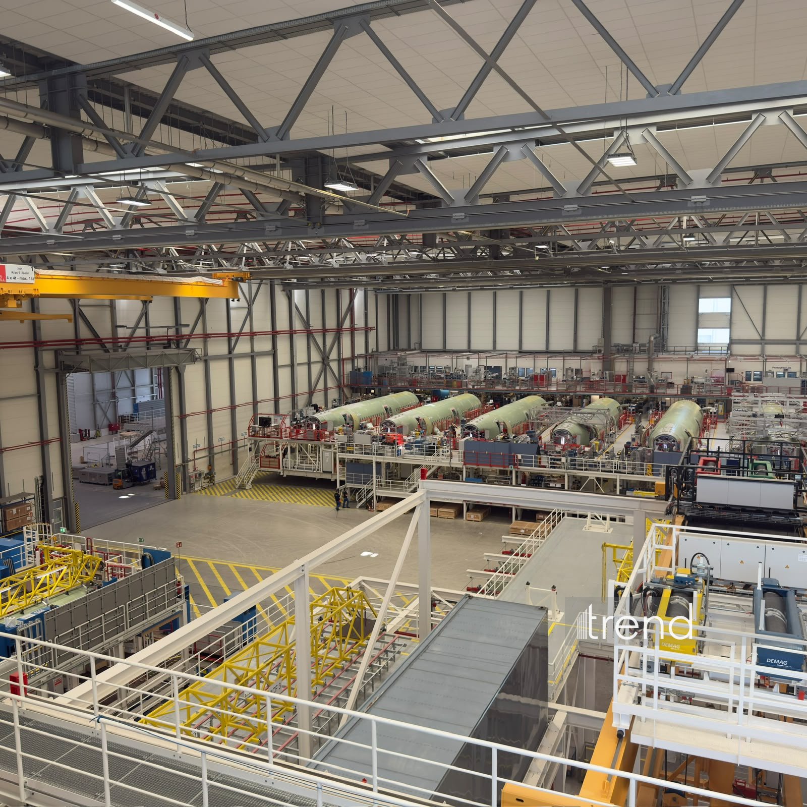 Azərbaycanlı jurnalistlər Hamburqda "Airbus"un istehsal gücləri ilə tanış olublar (FOTO)