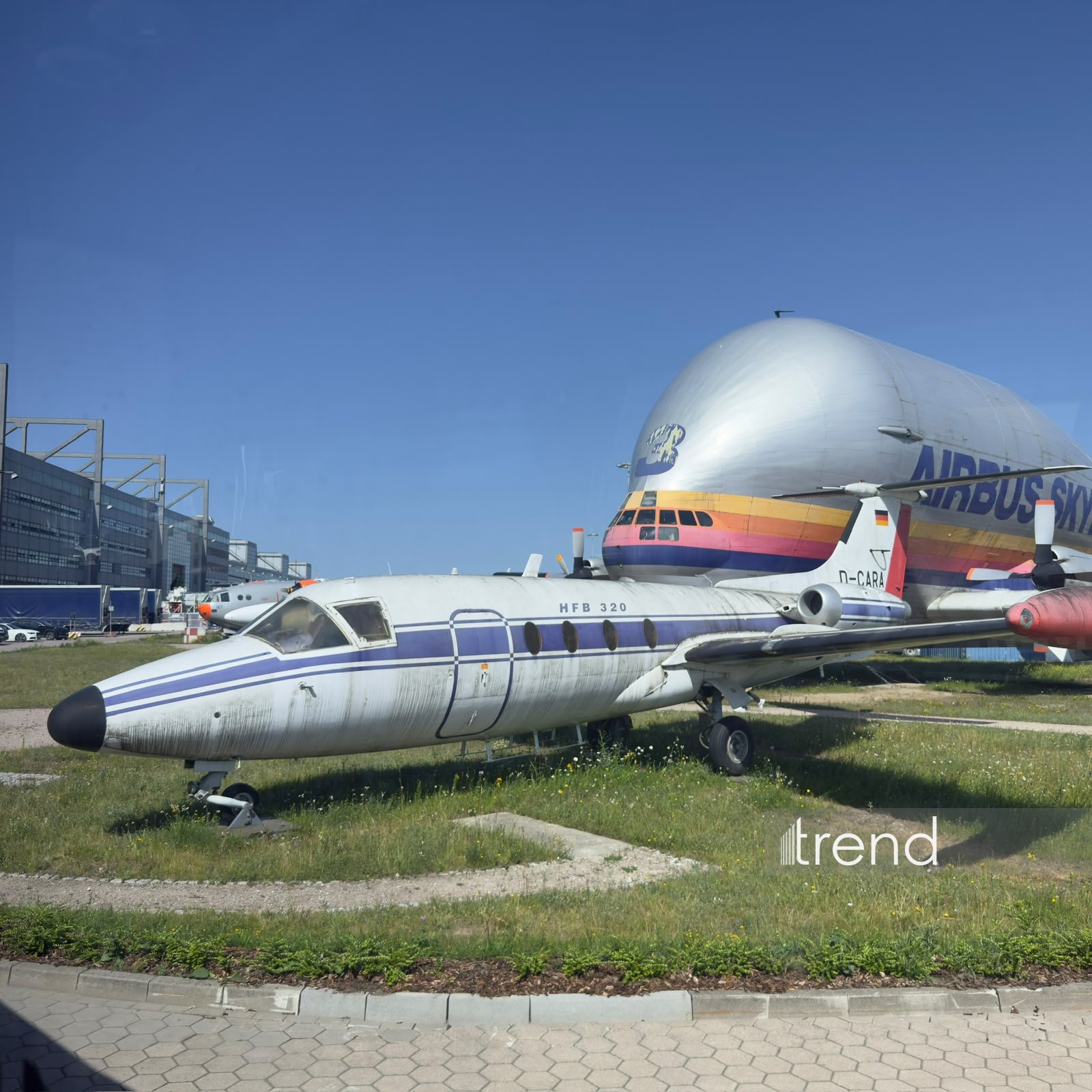 Azərbaycanlı jurnalistlər Hamburqda "Airbus"un istehsal gücləri ilə tanış olublar (FOTO)
