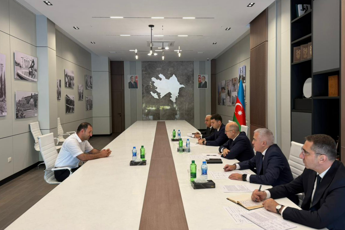 Energetika naziri Ağdamda vətəndaşları qəbul edib (FOTO)
