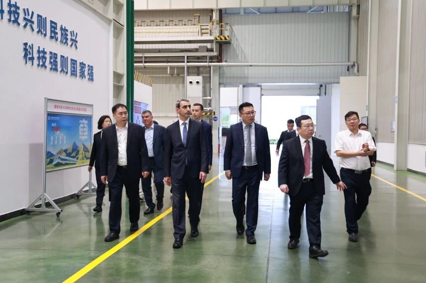 ADY Çin şirkətlərindən yeni sərnişin qatarları və vaqonları almağı planlaşdırır (FOTO)