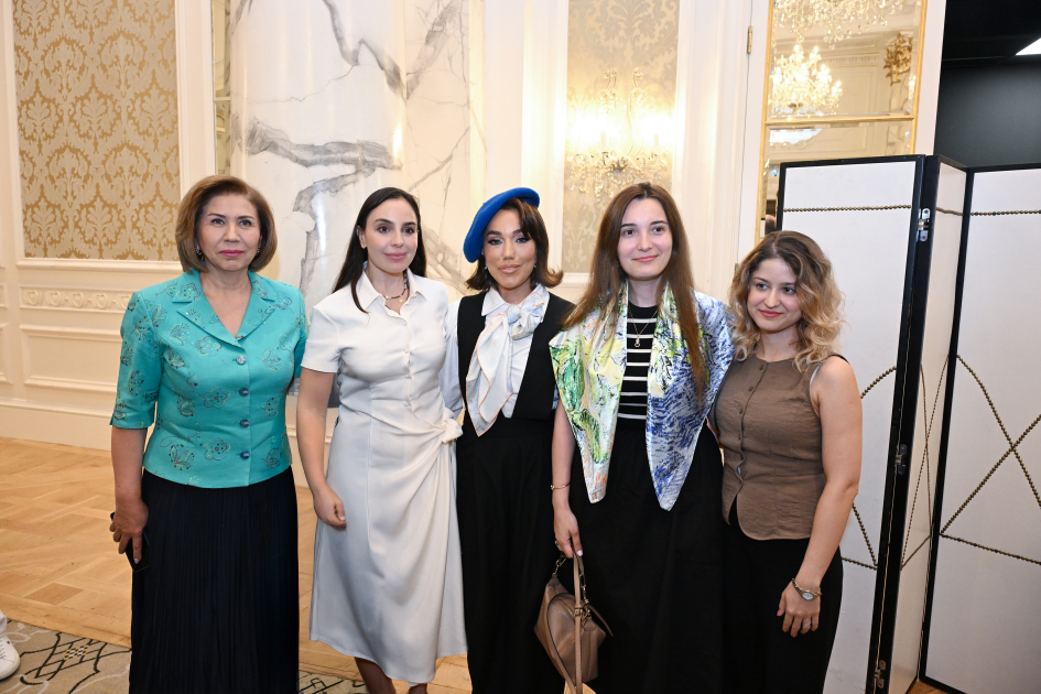 Heydər Əliyev Fondunun vitse-prezidenti Leyla Əliyeva “Qızların təhsilinə dəstək” layihəsinin II Məzun Günündə iştirak edib (FOTO)