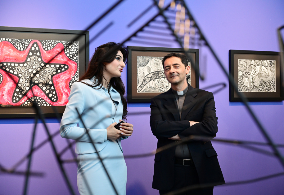 Heydər Əliyev Fondunun vitse-prezidenti Leyla Əliyeva Vatikan Apostol Kitabxanası və Apostol Arxivinin rəhbəri ilə görüşüb (FOTO)