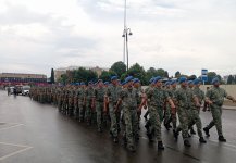 Silahlı Qüvvələr Günündə hərbi qulluqçuların yürüşləri təşkil olunub (FOTO)