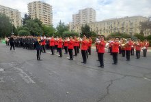 Silahlı Qüvvələr Günündə hərbi qulluqçuların yürüşləri təşkil olunub (FOTO)