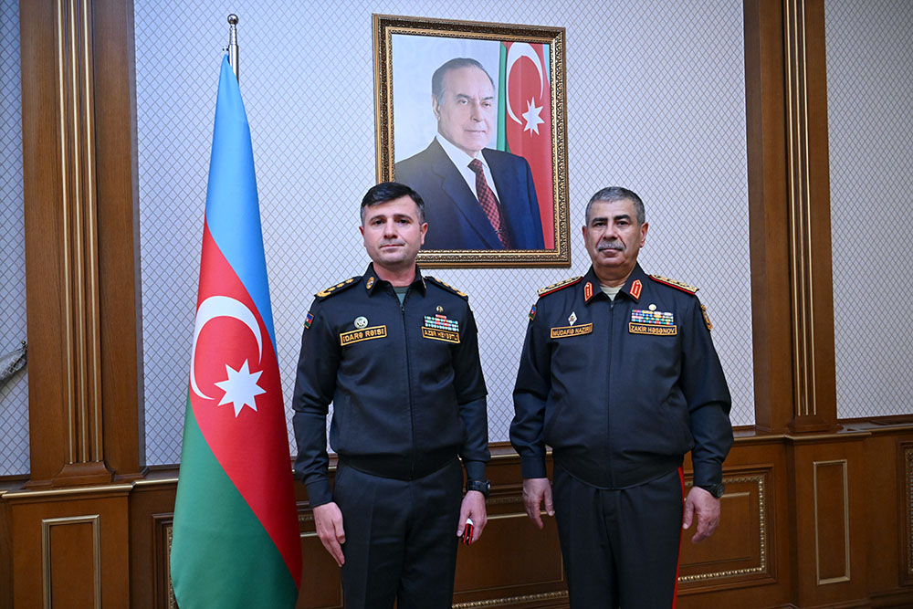 Müdafiə Nazirliyinin hərbi qulluqçularına ali hərbi rütbələr təqdim edilib (FOTO)