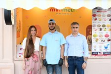 Leyla Əliyeva və Arzu Əliyeva “CandyFest” yay festivalını ziyarət edib və “Sehrli mirvari” su sirki şousunu izləyiblər (FOTO)