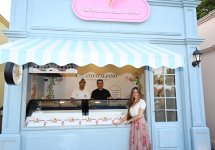 Leyla Əliyeva və Arzu Əliyeva “CandyFest” yay festivalını ziyarət edib və “Sehrli mirvari” su sirki şousunu izləyiblər (FOTO)
