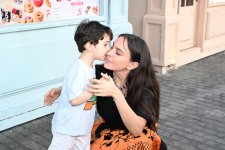 Leyla Əliyeva və Arzu Əliyeva “CandyFest” yay festivalını ziyarət edib və “Sehrli mirvari” su sirki şousunu izləyiblər (FOTO)