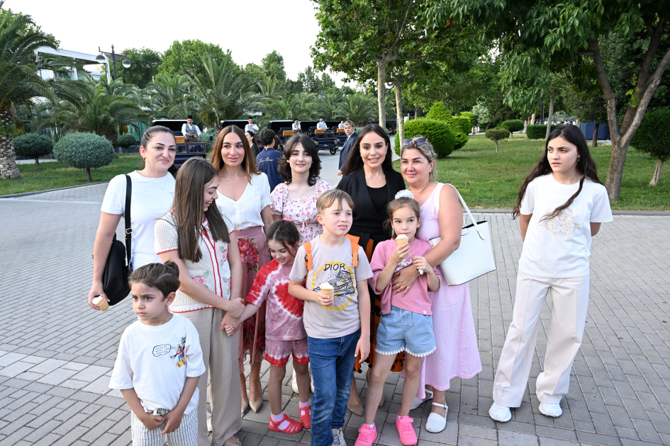 Leyla Əliyeva və Arzu Əliyeva Dənizkənarı Milli Parkda açılış və təqdimat mərasimlərində iştirak ediblər (FOTO)