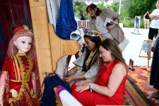 Leyla Əliyeva və Alona Əliyeva Xeyirxahlıq Festivalında iştirak ediblər (FOTO)
