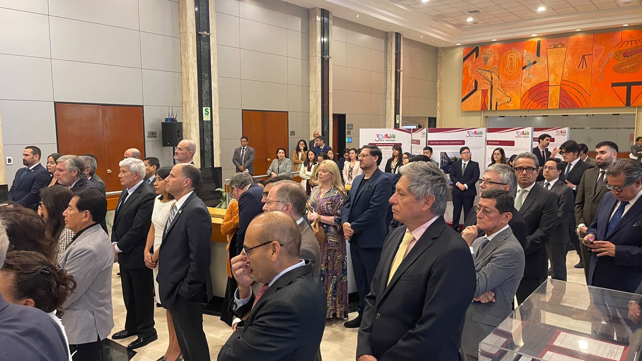 Azərbaycan və Peru arasında diplomatik münasibətlərin qurulmasının 30 illiyinə həsr olunmuş sərginin açılış mərasimi keçirilib (FOTO)