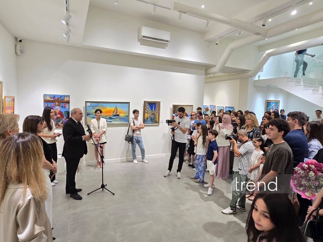 Bakıda Gülnar İncəsənət Studiyasının rəngarəng "Fərqli Baxışlar" sərgisi açılıb (FOTO)