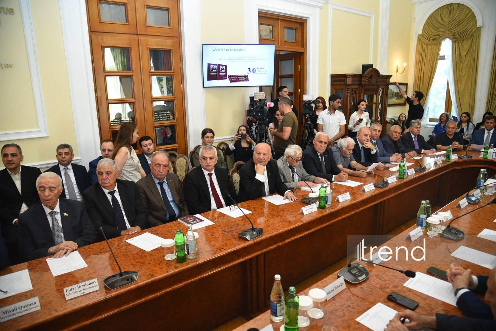 Aslan Aslanovun “Heydər Əliyevin dövlətçilik və diplomatiya dərsləri” adlı kitabının təqdimat mərasimi keçirilir (FOTO)