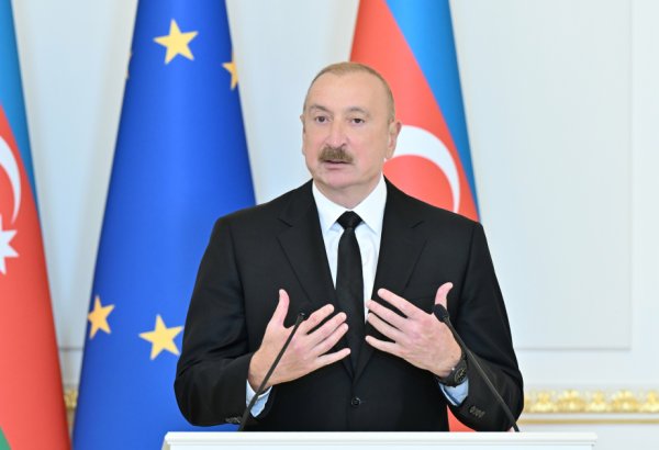 Prezident İlham Əliyev: Bu gün hər bir istiqamətdə Azərbaycanın ərazisindən keçən yük həcmi artır (VİDEO)
