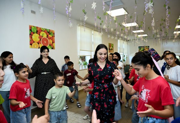 Heydər Əliyev Fondunun vitse-prezidenti Leyla Əliyeva Şəkidə Uşaq evi sosial xidmət müəssisəsinin sakinləri ilə görüşüb (FOTO)
