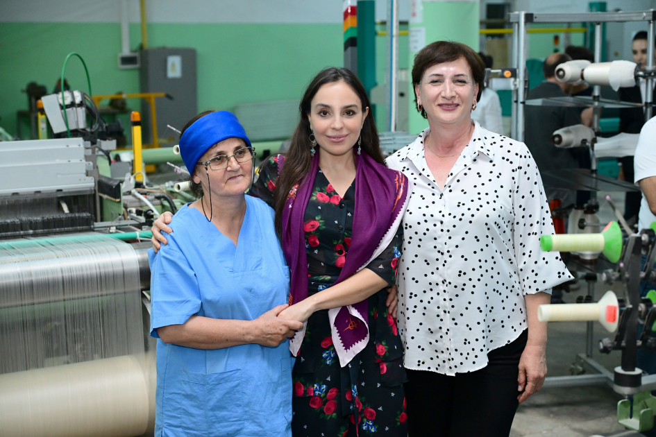 Heydər Əliyev Fondunun vitse-prezidenti Leyla Əliyeva “Azəripək” ASC-nin fəaliyyəti ilə yaxından tanış olub (FOTO)
