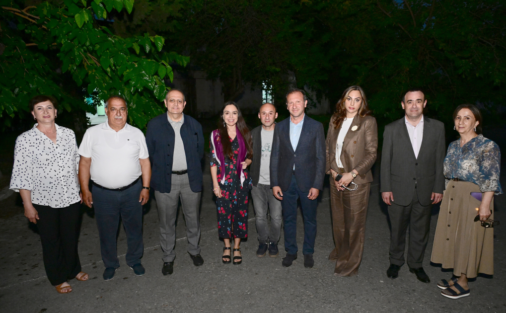 Heydər Əliyev Fondunun vitse-prezidenti Leyla Əliyeva “Azəripək” ASC-nin fəaliyyəti ilə yaxından tanış olub (FOTO)