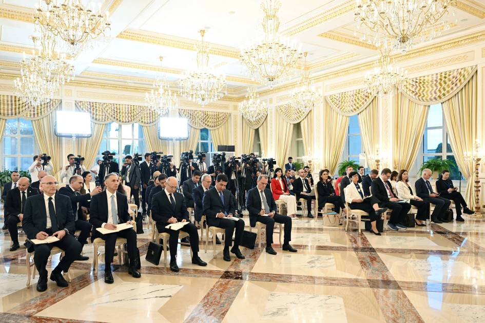 Prezident İlham Əliyev və Avropa Komissiyasının Prezidenti mətbuata bəyanatlarla çıxış ediblər (FOTO/VİDEO) (YENİLƏNİB)