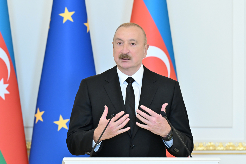 Prezident İlham Əliyev və Avropa Komissiyasının Prezidenti mətbuata bəyanatlarla çıxış ediblər (FOTO/VİDEO) (YENİLƏNİB)