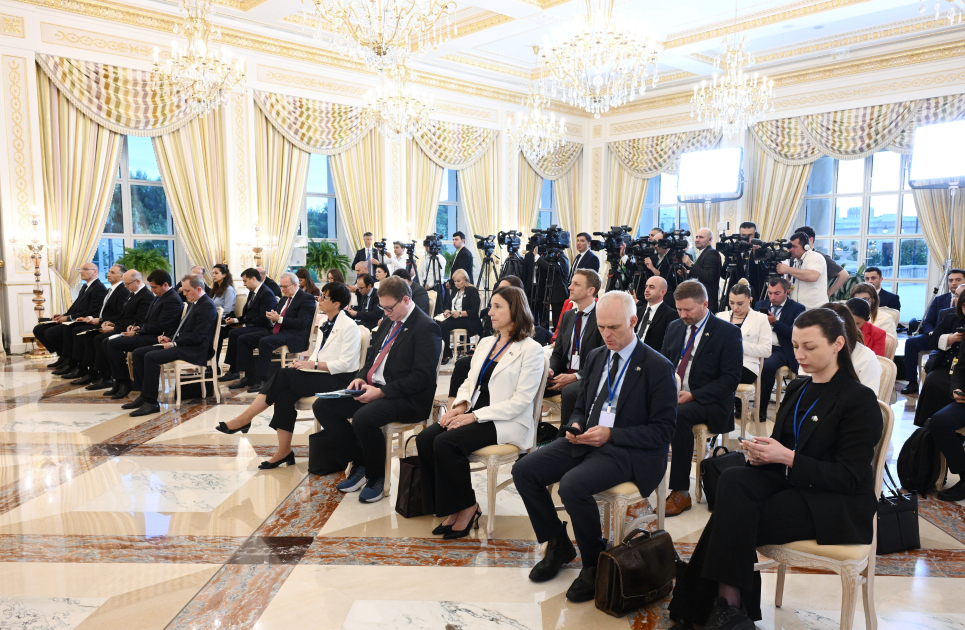 Prezident İlham Əliyev və Avropa Komissiyasının Prezidenti mətbuata bəyanatlarla çıxış ediblər (FOTO/VİDEO) (YENİLƏNİB)