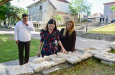 Heydər Əliyev Fondunun vitse-prezidenti Leyla Əliyeva Şəki şəhərindəki Məhəmməd Füzuli adına parkda görülən işlərlə tanış olub (FOTO)