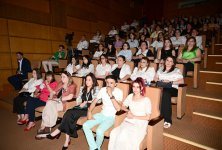 Heydər Əliyev Fondunun vitse-prezidenti Leyla Əliyeva “Onlardan biri: Emil” adlı anım tədbirində iştirak edib (FOTO)