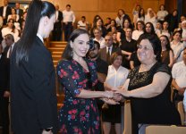Heydər Əliyev Fondunun vitse-prezidenti Leyla Əliyeva “Onlardan biri: Emil” adlı anım tədbirində iştirak edib (FOTO)
