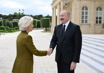 Prezident İlham Əliyevin Avropa Komissiyasının Prezidenti ilə təkbətək görüşü olub (FOTO)