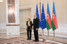 Prezident İlham Əliyevin Avropa Komissiyasının Prezidenti ilə təkbətək görüşü olub (FOTO)
