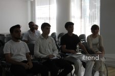 “Zərərli xarici təsirlərə və saxta xəbərlərə qarşı sayıqlığın artırılmasına dəstək” layihəsi çərçivəsində tədbir keçirilib (FOTO/VİDEO)