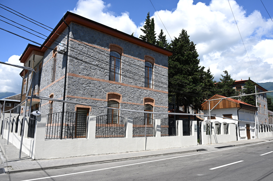 Heydər Əliyev Fondunun vitse-prezidenti Leyla Əliyeva Şəki Şəhər İncəsənət Məktəbində olub (FOTO)