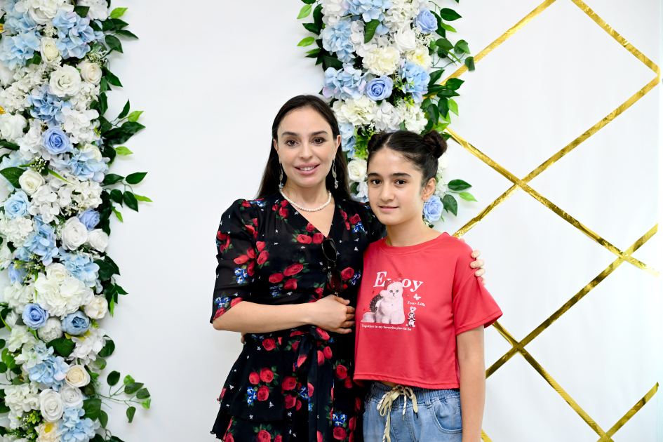 Heydər Əliyev Fondunun vitse-prezidenti Leyla Əliyeva Şəkidə Uşaq evi sosial xidmət müəssisəsinin sakinləri ilə görüşüb (FOTO)