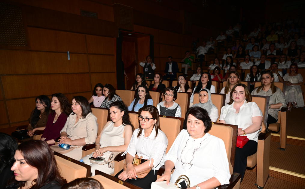 Heydər Əliyev Fondunun vitse-prezidenti Leyla Əliyeva “Onlardan biri: Emil” adlı anım tədbirində iştirak edib (FOTO)
