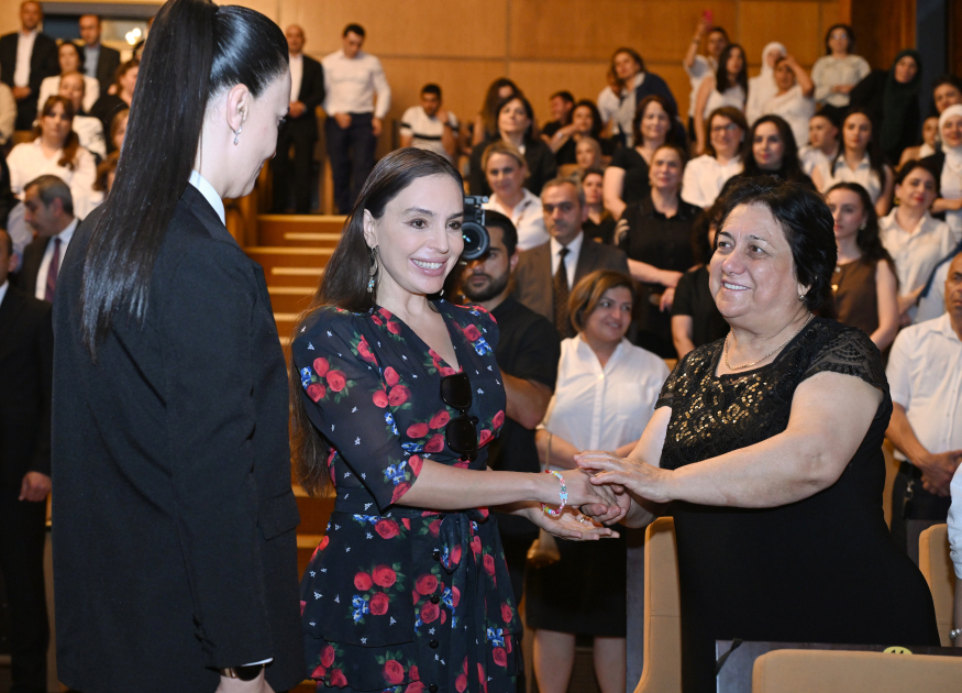 Heydər Əliyev Fondunun vitse-prezidenti Leyla Əliyeva “Onlardan biri: Emil” adlı anım tədbirində iştirak edib (FOTO)