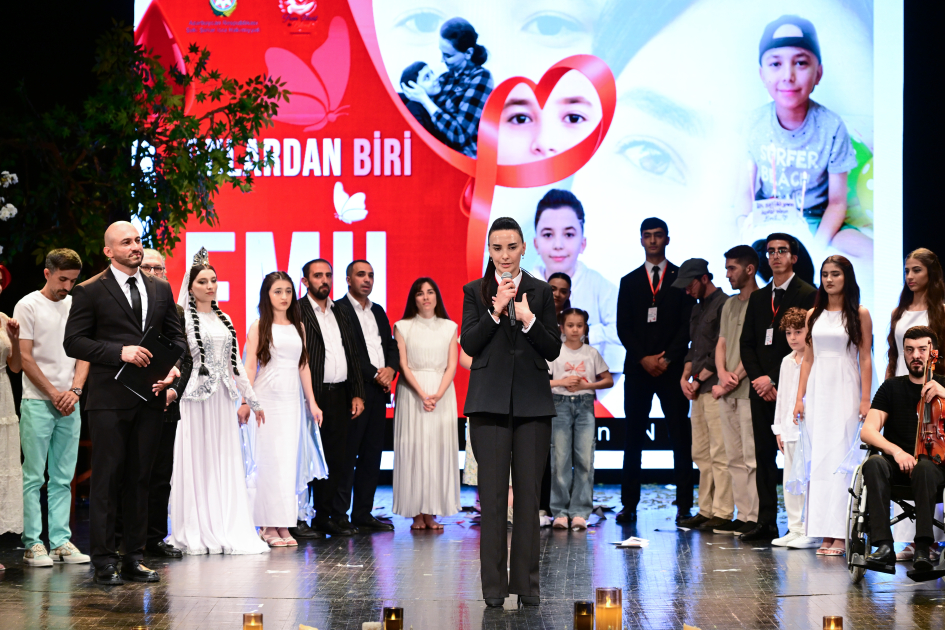 Heydər Əliyev Fondunun vitse-prezidenti Leyla Əliyeva “Onlardan biri: Emil” adlı anım tədbirində iştirak edib (FOTO)