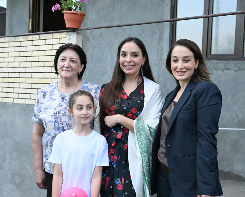 Heydər Əliyev Fondunun vitse-prezidenti Leyla Əliyeva “Onlardan biri: Emil” adlı anım tədbirində iştirak edib (FOTO)