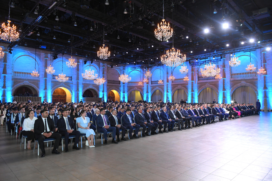 Milli Aviasiya Akademiyasında “Məzun günü”nə həsr olunmuş təntənəli mərasim olub (FOTO)
