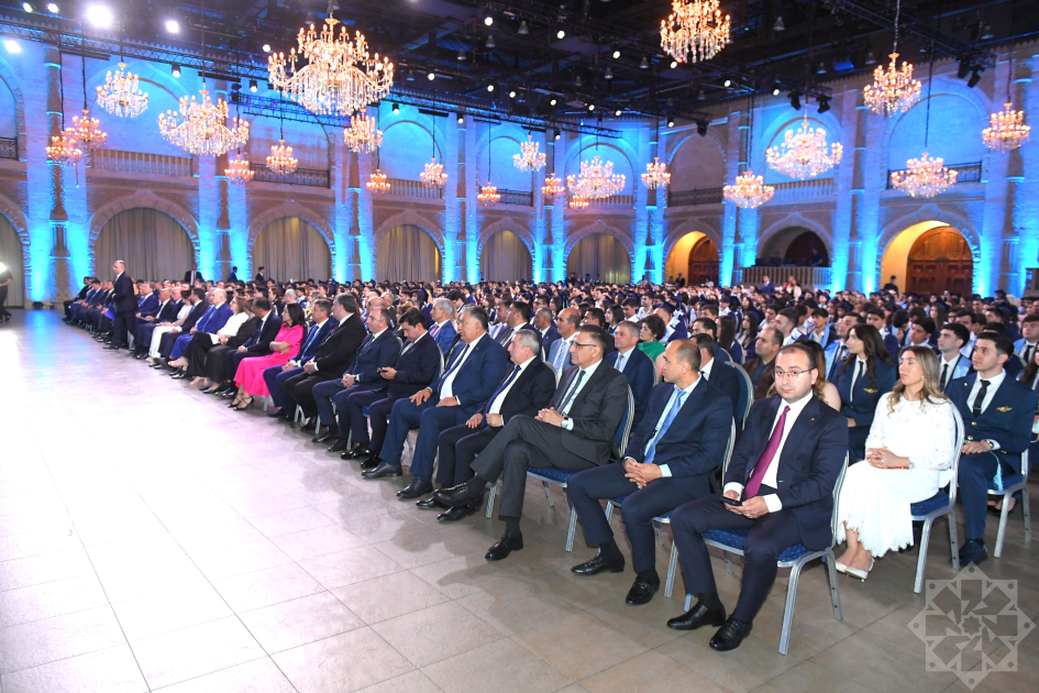 Milli Aviasiya Akademiyasında “Məzun günü”nə həsr olunmuş təntənəli mərasim olub (FOTO)