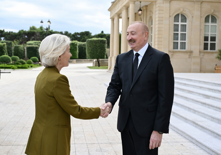 Prezident İlham Əliyevin Avropa Komissiyasının Prezidenti ilə təkbətək görüşü olub (FOTO)