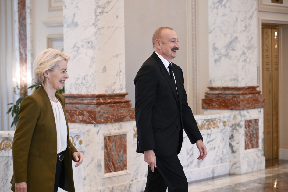 Prezident İlham Əliyevin Avropa Komissiyasının Prezidenti ilə təkbətək görüşü olub (FOTO)