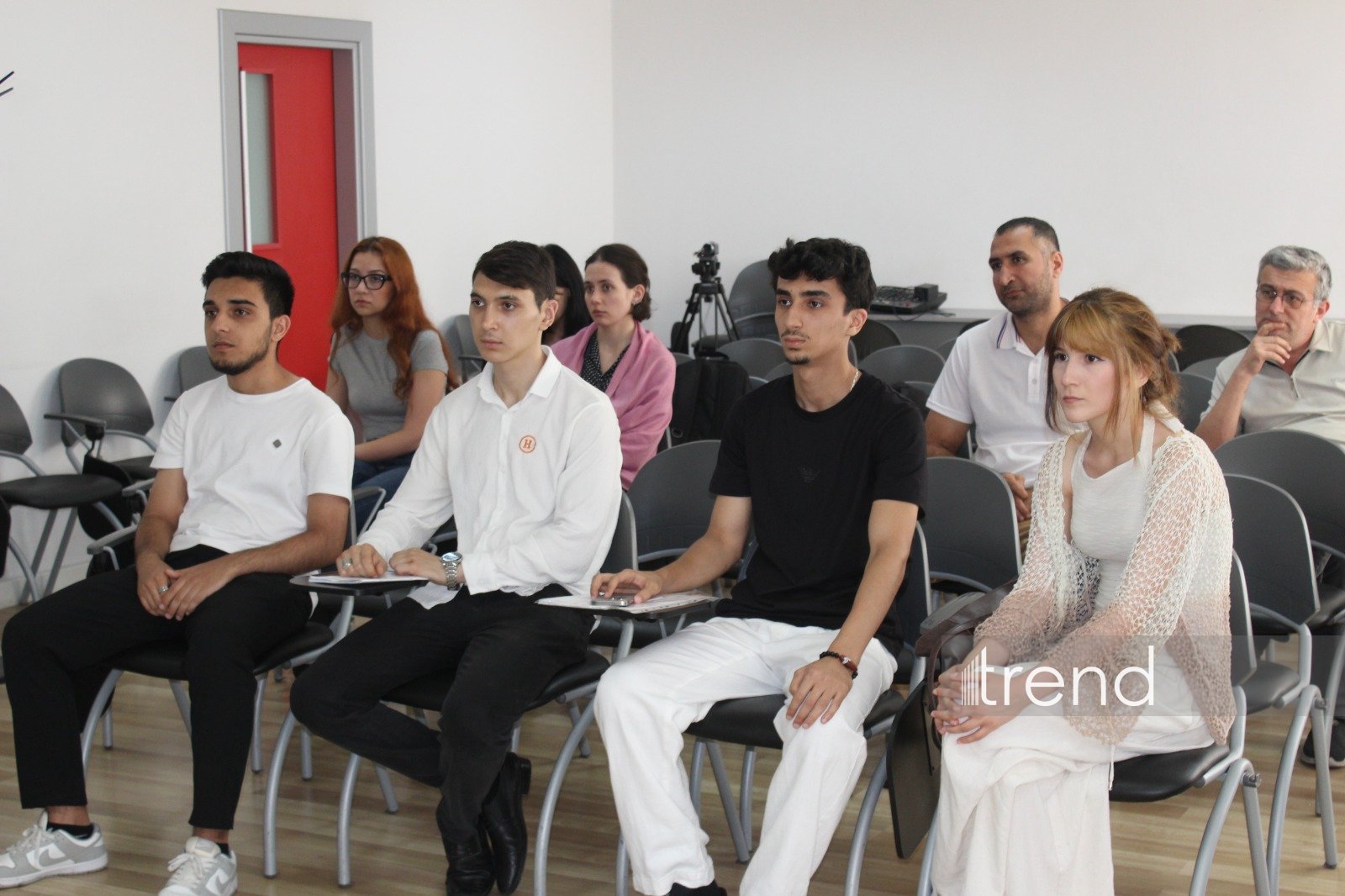 “Zərərli xarici təsirlərə və saxta xəbərlərə qarşı sayıqlığın artırılmasına dəstək” layihəsi çərçivəsində tədbir keçirilib (FOTO/VİDEO)