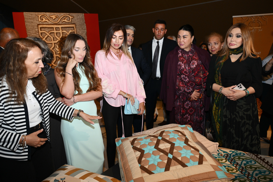 Azərbaycan Milli Xalça Muzeyində “Bir mədəniyyət xəzinəsi: Divanü lüğat-it-türk” sərgisi açılıb (FOTO)